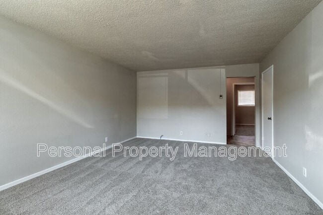 Photo - 932 NE 86th St