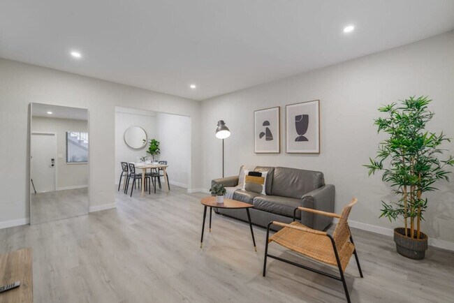 Photo - 700 SW 11th Ave Unidad FL2-ID1022459P