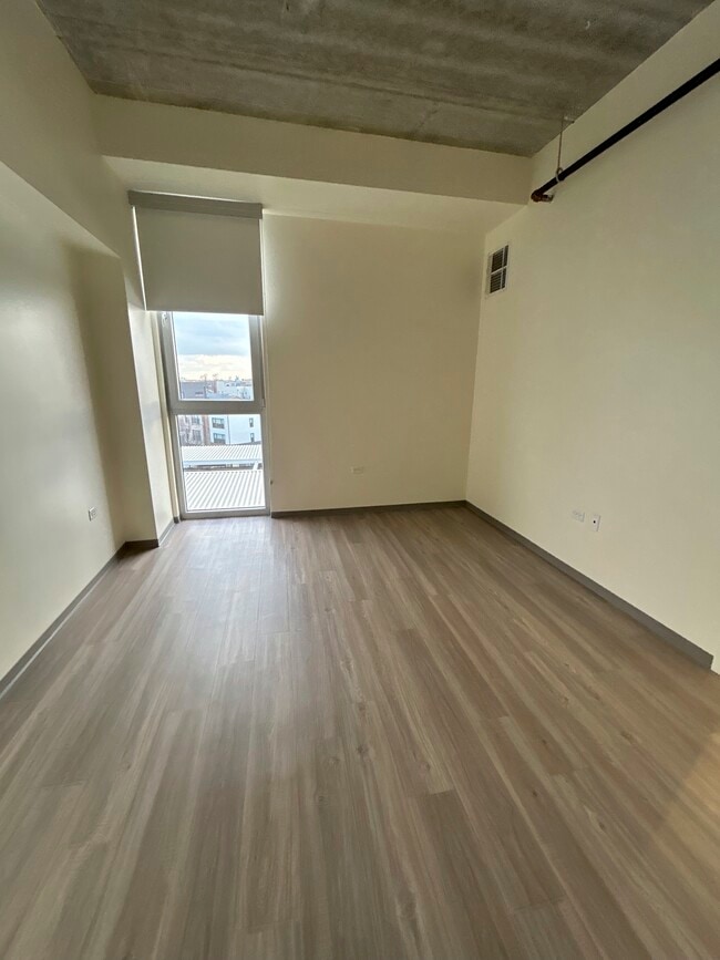 Bedroom - 1877 N Milwaukee Ave Unit 508