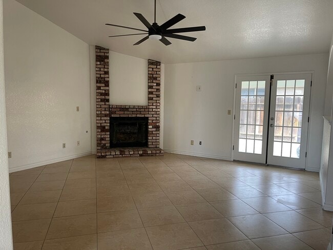 Photo - 1691 Yorktown Ct
