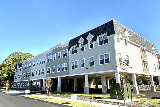 Baypointe at Keyport Apartments