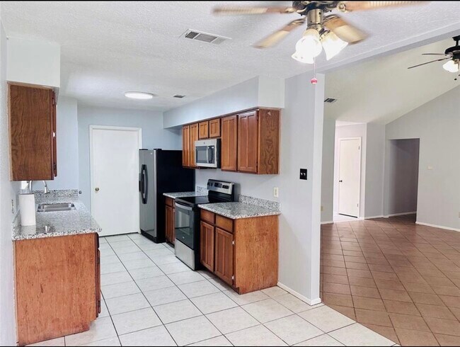 Photo - 7015 Sharpsburg Dr