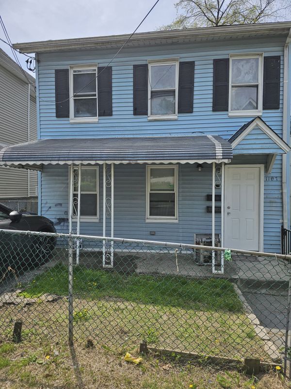 Photo - 1107 Howard St Apartment
