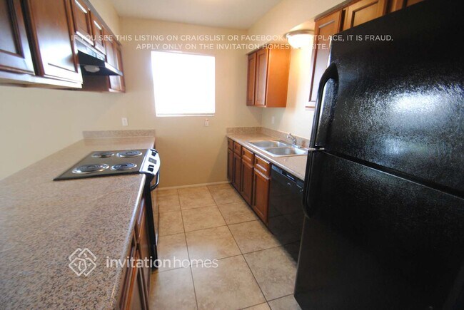 Photo - 429 E 10th Dr