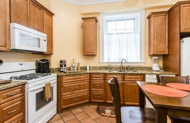 Photo - 82 Highland St