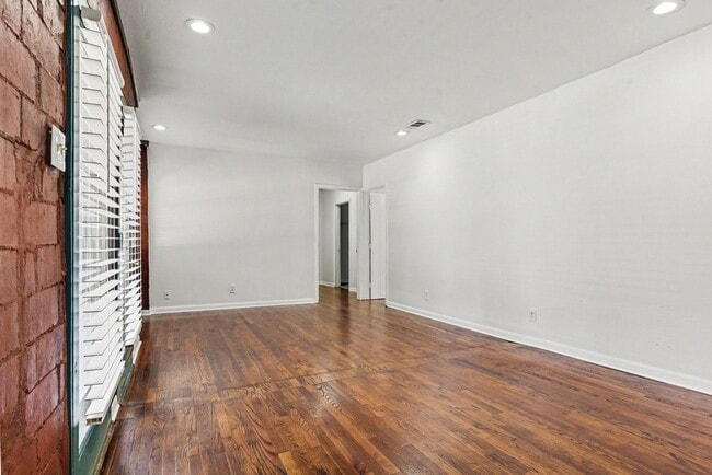 Photo - 405 N Prairie Ave