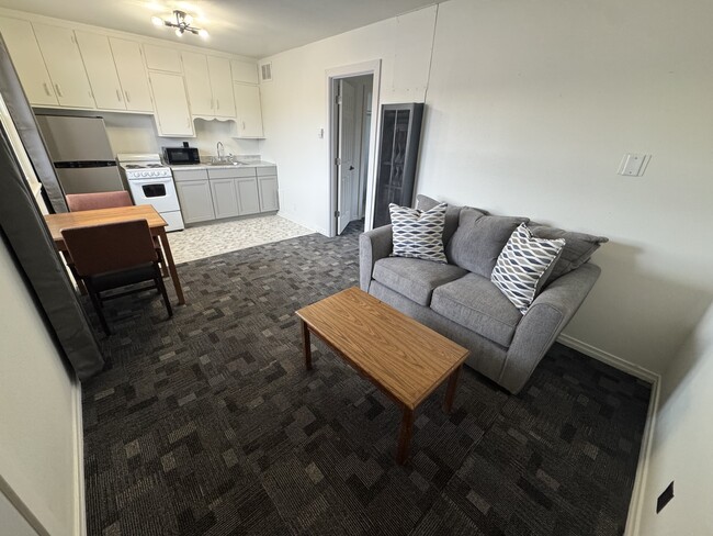 Building Photo - 3737 Sturgis Rd Unit 15