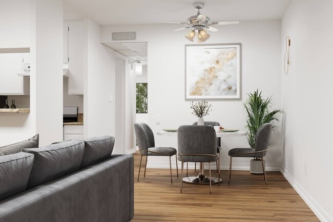 Photo - Chateau Oaks