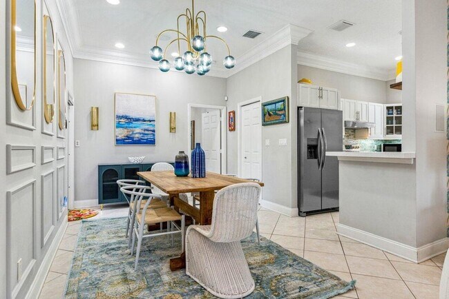 Photo - 625 NE 7th Ave