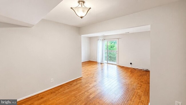 Photo - 2473 Glengyle Dr