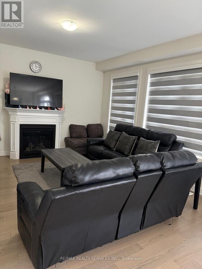 Photo - 225 Flavelle Wy