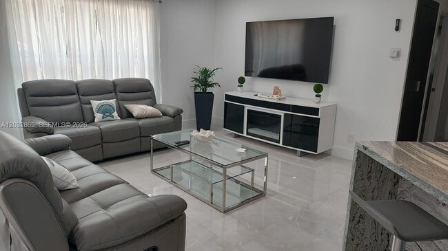 Photo - 320 SE 15th Pl