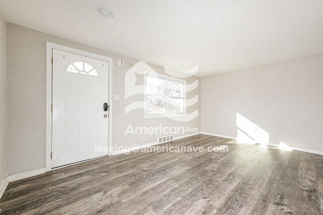 Photo - 401 Johnston Rd