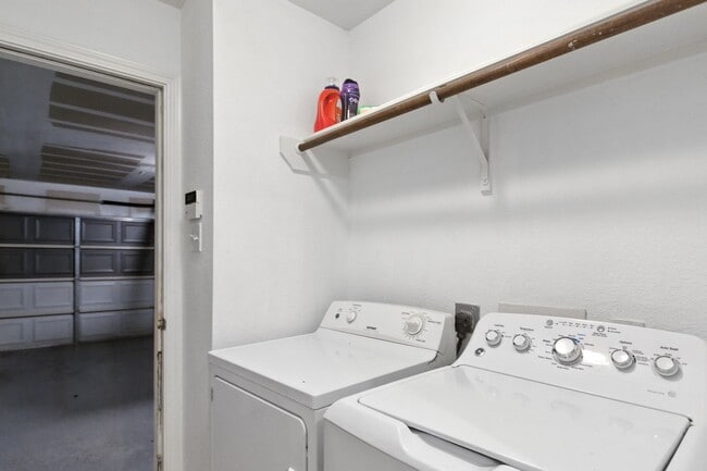 Photo - 142 Thunder Basin Dr