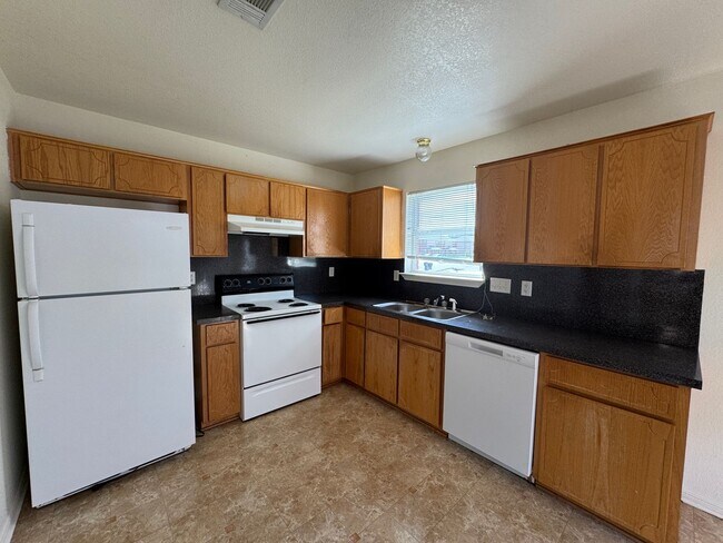 Photo - 805 Leifester Cir Unit # D