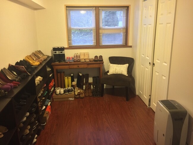 pequeño espacio de oficina - 23 Sandy Brook Rd