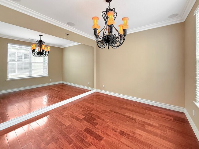 Photo - SD: Spacious 5B/4BA Home with Private Patio, Backyard & Soaking Tub
