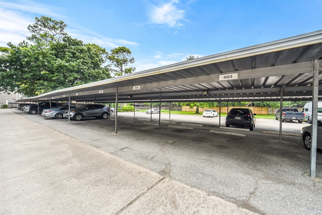 Photo - 923 Wax Myrtle Ln