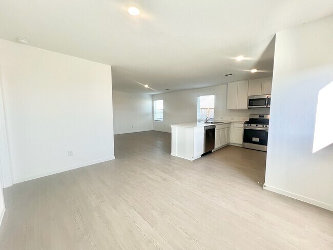 Photo - 712 Zuppino Ln