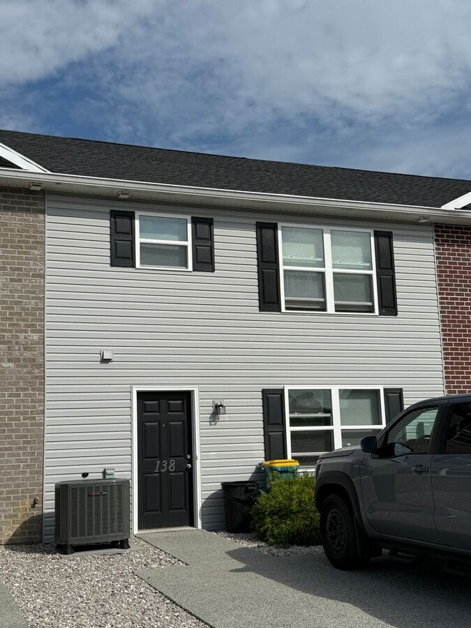 Photo - 138 Delano Dr