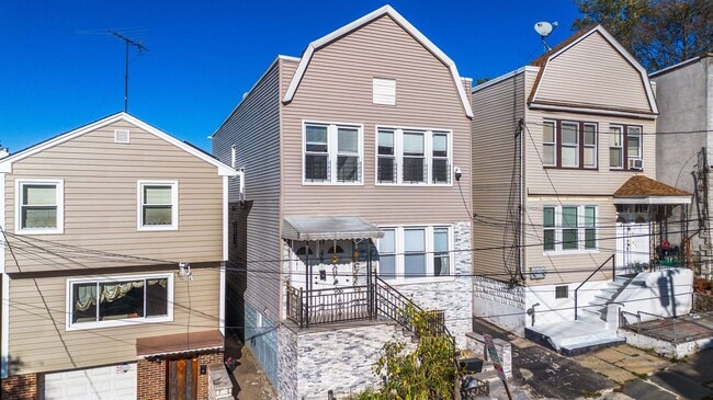 Photo - 46 Spruce St Unit 2