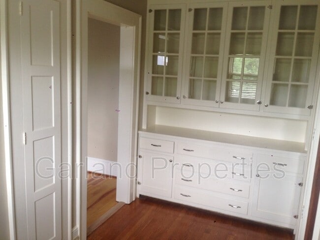 Photo - 356 Walnut Ave SW