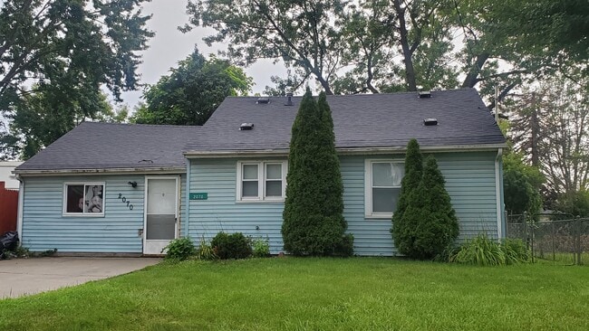 Photo - 2070 Harwine St House