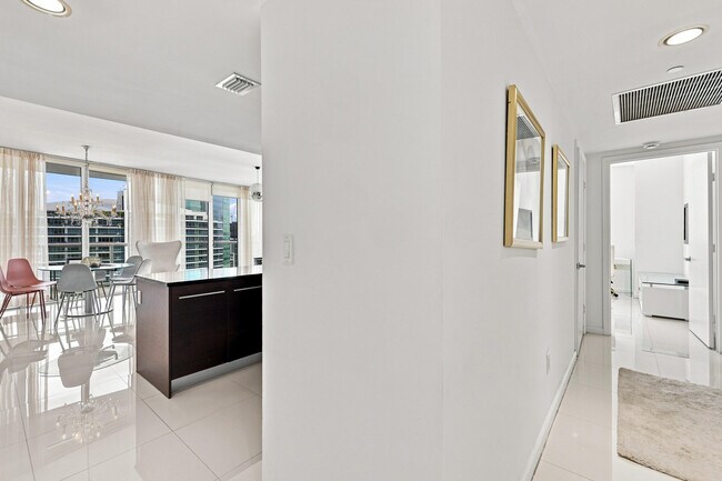 Photo - 465 Brickell Ave Unit 5102