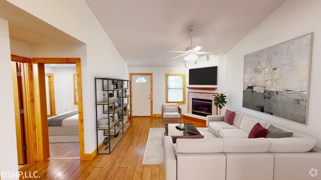 Building Photo - 1216 W Ash St Unit NA Rental