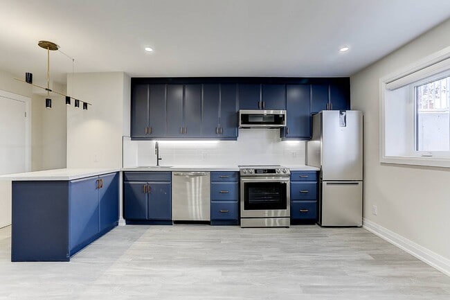 Building Photo - 2071 Keele St Unit Lower