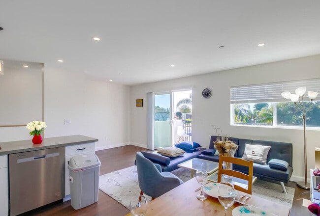 Photo - 116 E 22nd St Unit ID1465006P