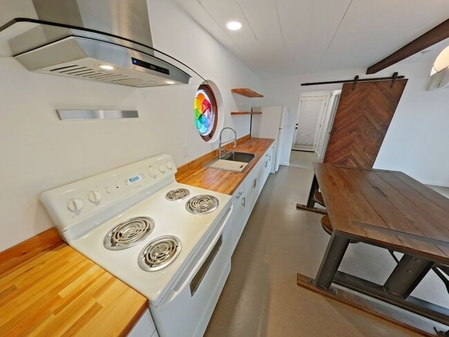 Photo - Lovely Remodeled 2 Bedroom Home in the heart of Prineville