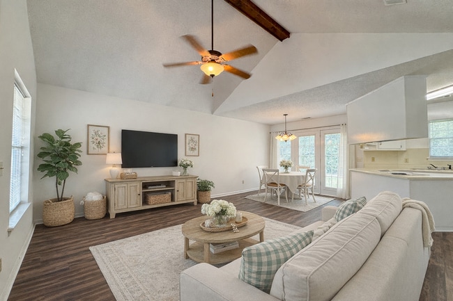 Building Photo - 7 Clayton Ln