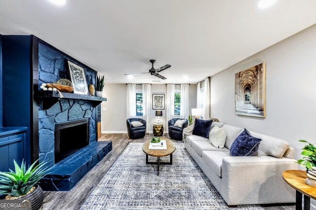 Photo - 527 Charing Cross Dr