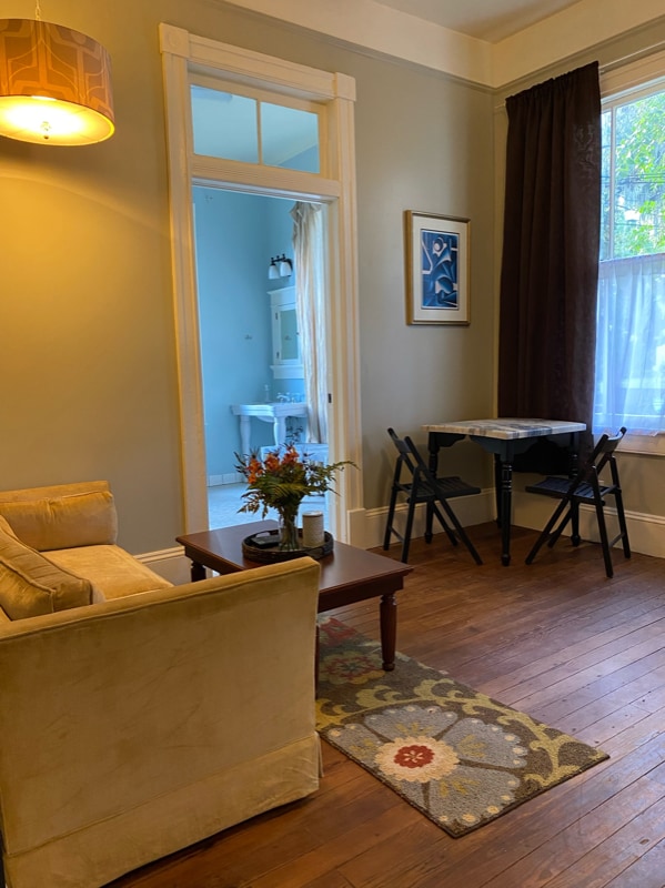 Photo - 203 W 35th St