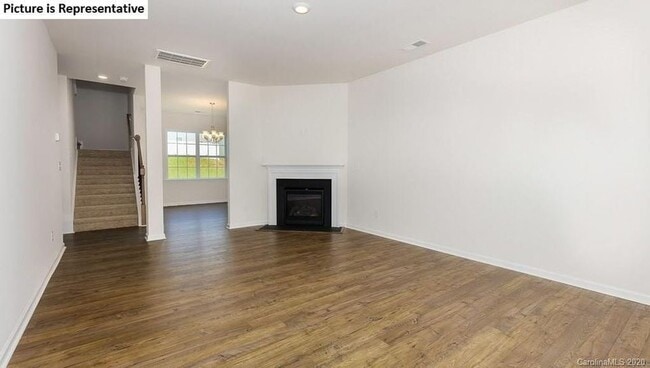 Photo - 154 Calderdale Ln
