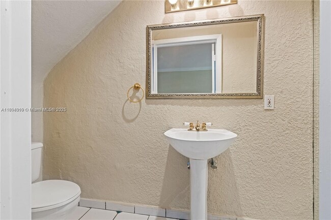 Photo - 21 Madeira Ave