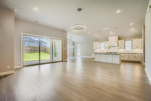 Photo - 2022 Coventry Dr