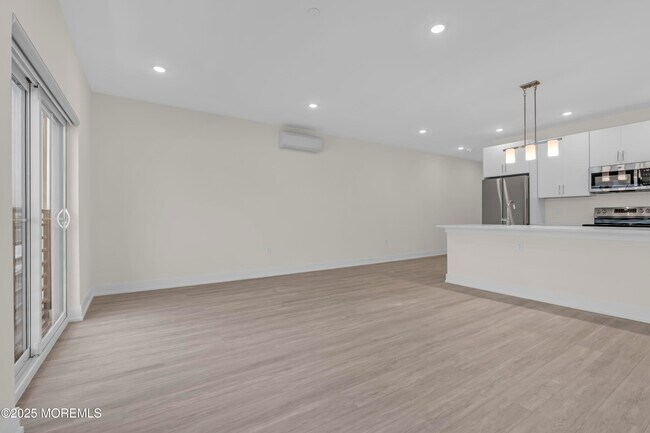 Photo - 19 Carr Ave Unit 211