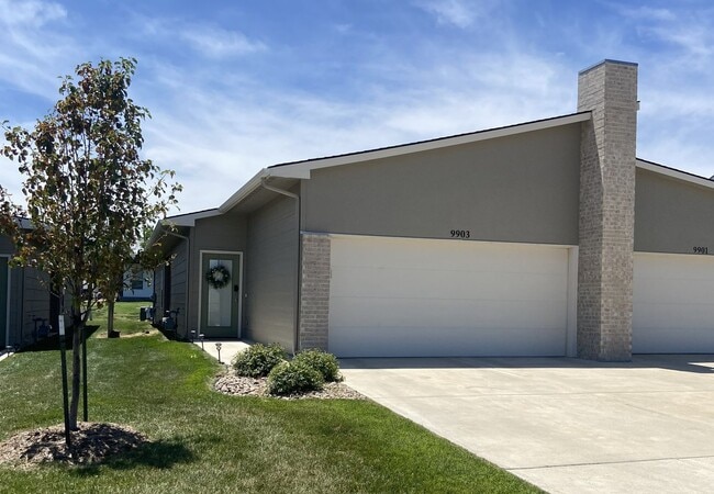 Newer 3 bedroom 2 bath duplex - Newer 3 bedroom 2 bath duplex House