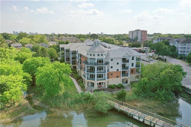 Building Photo - Tanner's Landing