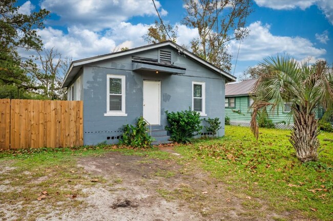 256 Vernis Ave