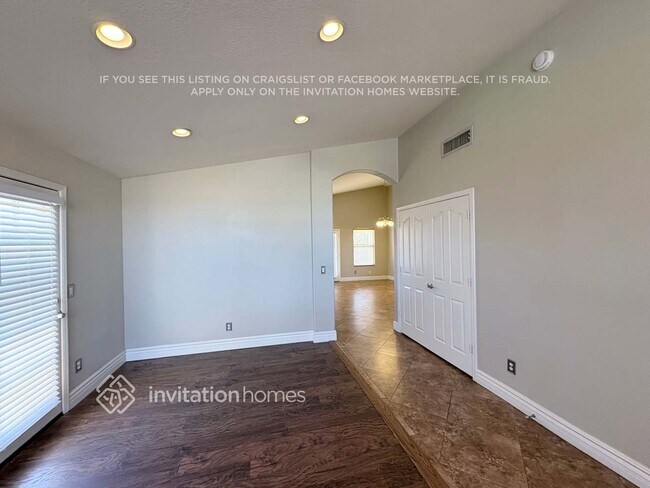 Photo - 6943 E Lakeview Ave