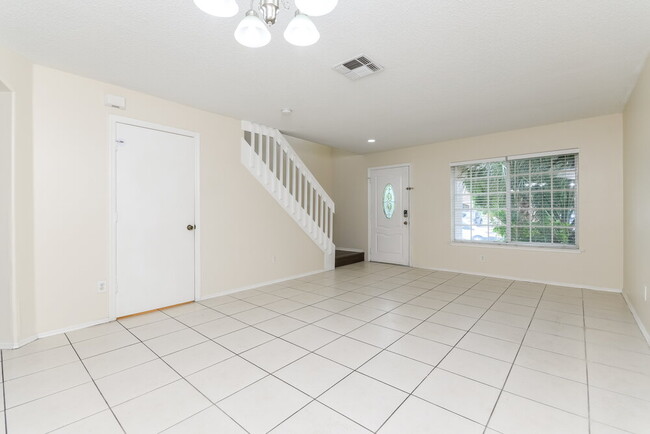 Photo - 1231 Heather Lake Dr