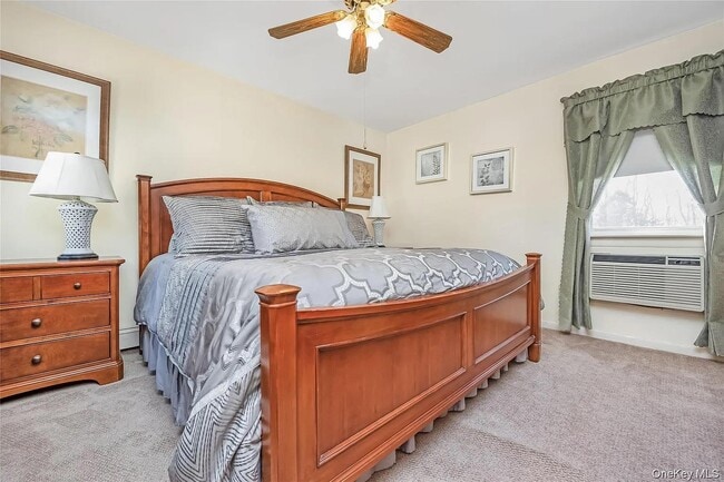 Building Photo - 10 Leanore Dr