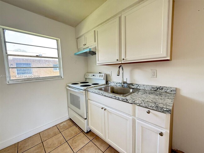 Photo - 1703 Palm Dr Unit A