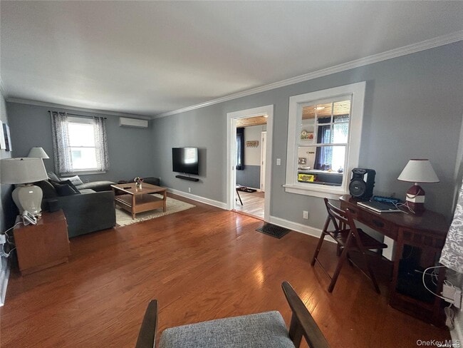 23 Locust Ave