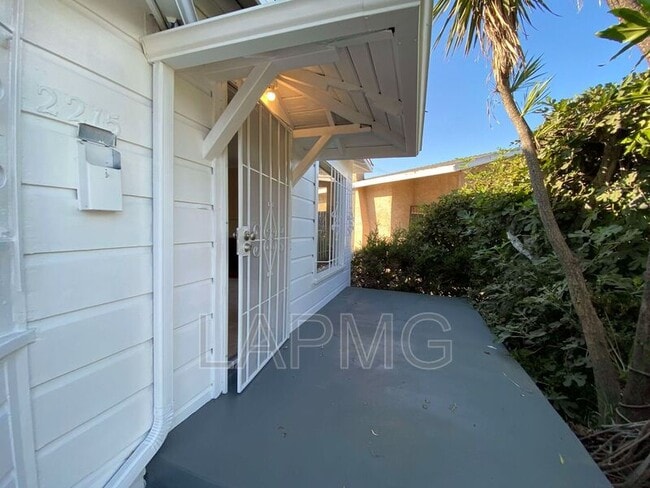 Photo - 2215-2217 1/2 S. Curson Avenue