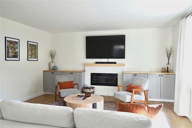 Photo - 422 Avery St