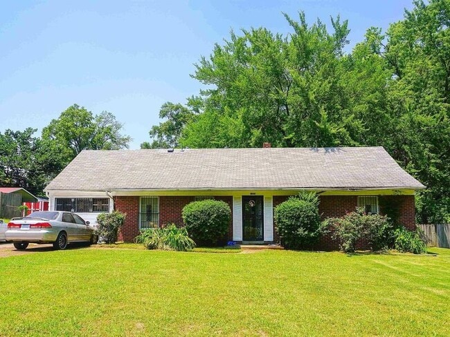 Photo - 1484 Haywood Ave House